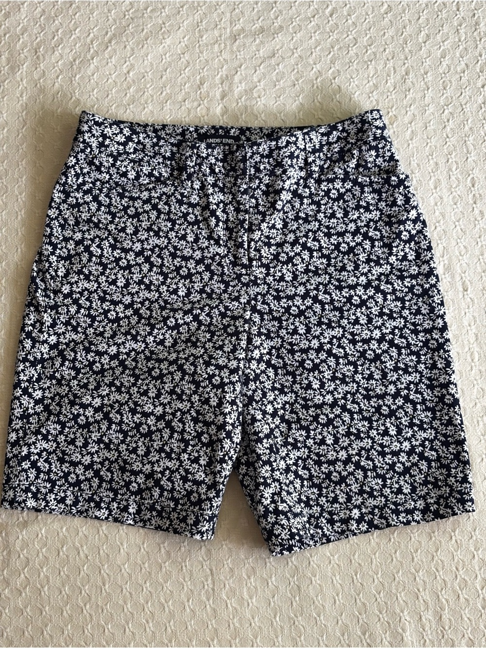 Lands' End Navy Floral Stretch Flat-Front Shorts Sz 4/6